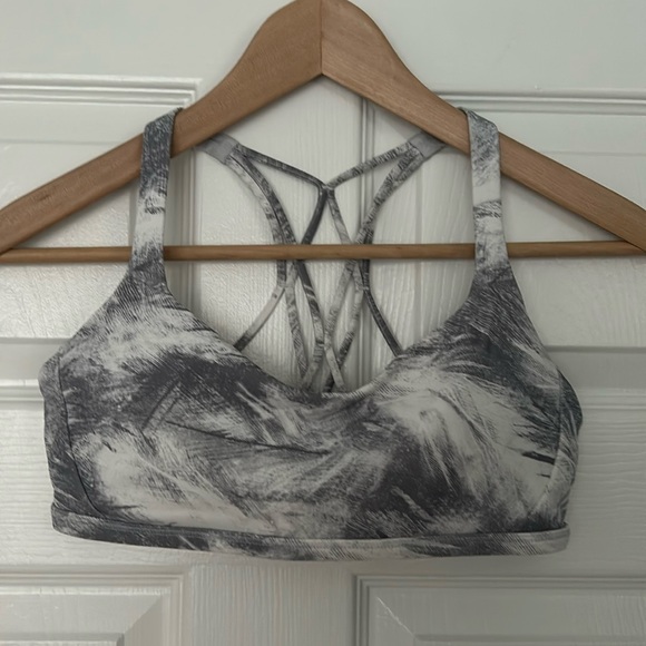 Lululemon Free To Be Zen Bra Size 8 - Picture 3 of 8